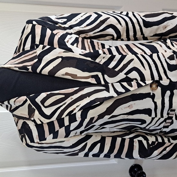 VENUS Zebra Print Lightweight Structured Tailored Pockets Longer Blazer Jacket - Picture 2 of 16